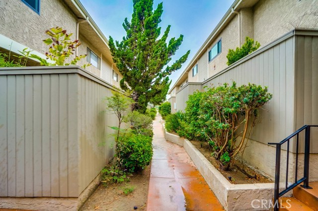 511 Meyer Lane, Redondo Beach, California 90278, 2 Bedrooms Bedrooms, ,1 BathroomBathrooms,Residential,Sold,Meyer,SR19152938