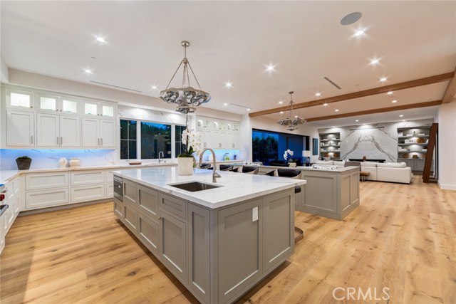 5 Bed Home for Sale in Encino, California