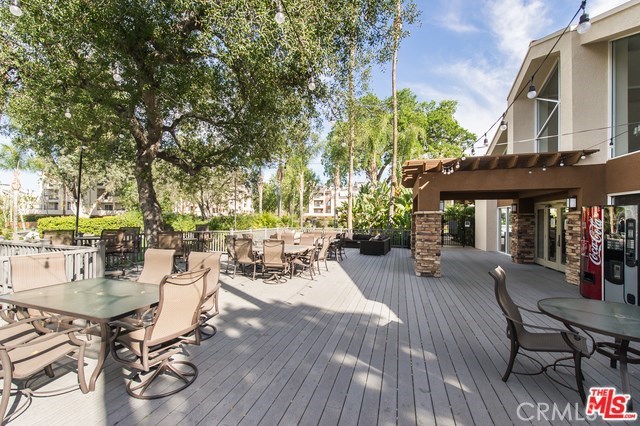 Photo for 5525 Canoga Avenue, 219, Woodland Hills, CA 91367 - Listing #SR-19278251 5525 Canoga Avenue, 219, Woodland Hills, CA 91367
