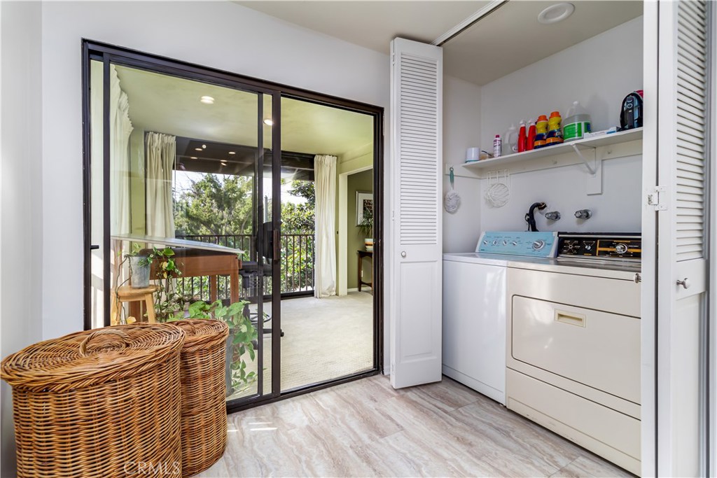 Photo for 1422 N CENTRAL Avenue, 8, Glendale, CA 91202 - Listing #SR-19243085 1422 N CENTRAL Avenue, 8, Glendale, CA 91202