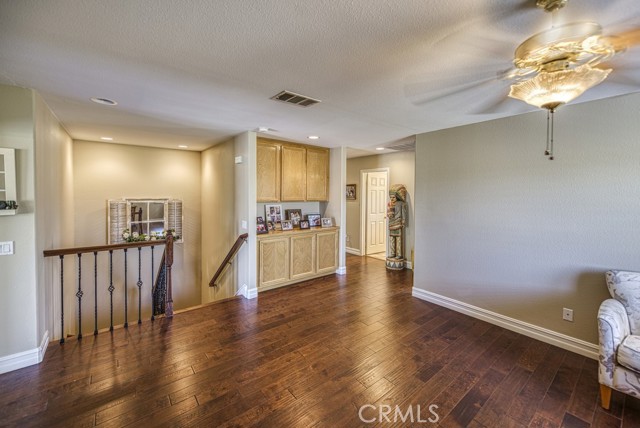 5 Bed Home for Sale in Saugus, California