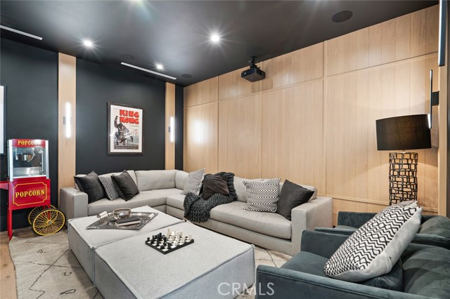 5 Bed Home for Sale in Encino, California