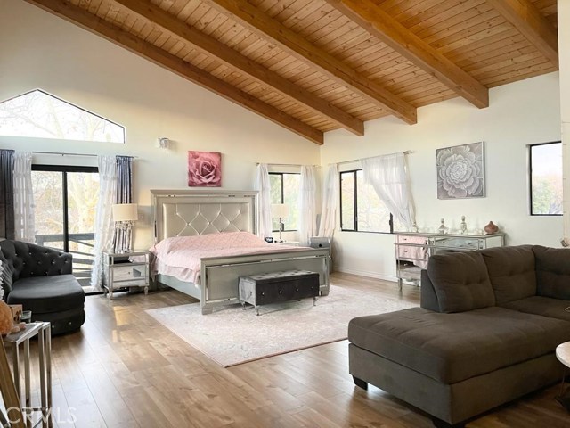6 Bed Home for Sale in Granada Hills, California