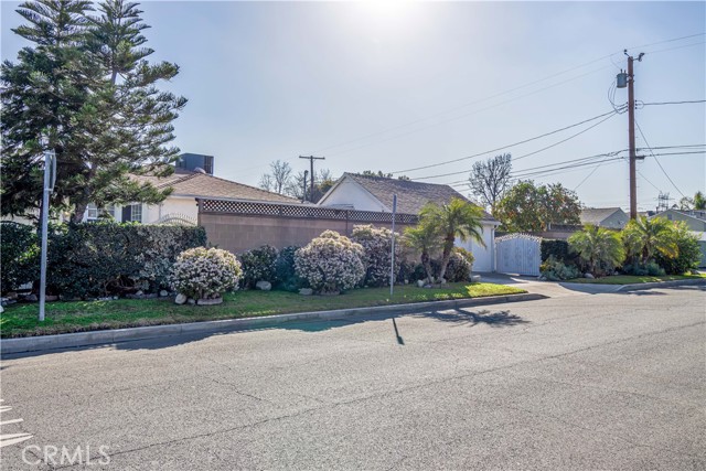 3 Bed Home for Sale in Burbank, California