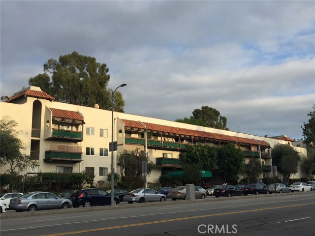 5460 White Oak Avenue, #B103 Encino, CA 91316