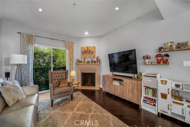 2 Bed Home for Sale in Studio City, California