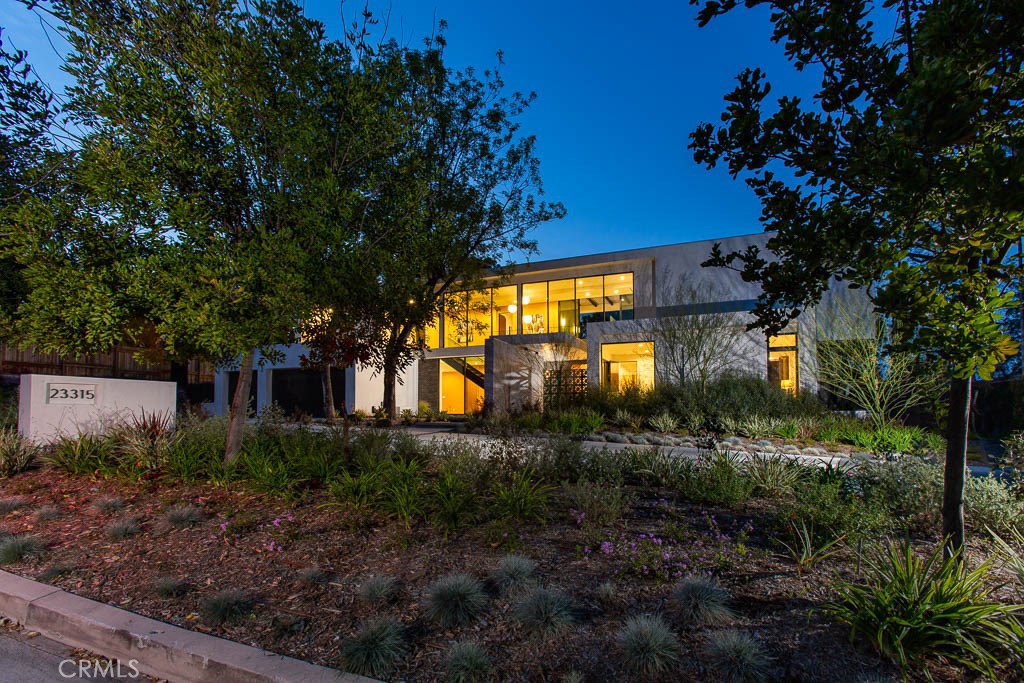 Photo for 23315 CALVERT Street, Woodland Hills, CA 91367 - Listing #SR-19072953 23315 CALVERT Street, Woodland Hills, CA 91367