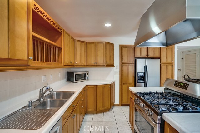 511 Meyer Lane, Redondo Beach, California 90278, 2 Bedrooms Bedrooms, ,1 BathroomBathrooms,Residential,Sold,Meyer,SR19152938