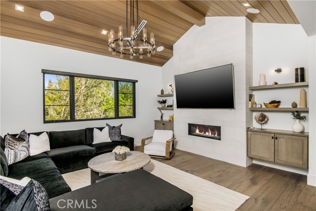 5 Bed Home for Sale in Encino, California