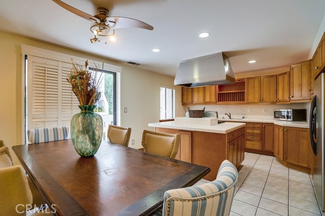 511 Meyer Lane, Redondo Beach, California 90278, 2 Bedrooms Bedrooms, ,1 BathroomBathrooms,Residential,Sold,Meyer,SR19152938