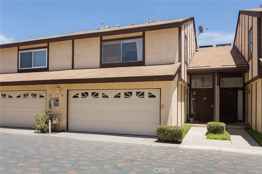 Photo of 17241 Roscoe Boulevard #5, Northridge, CA 91325