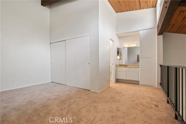 1 Bed Home for Sale in Encino, California
