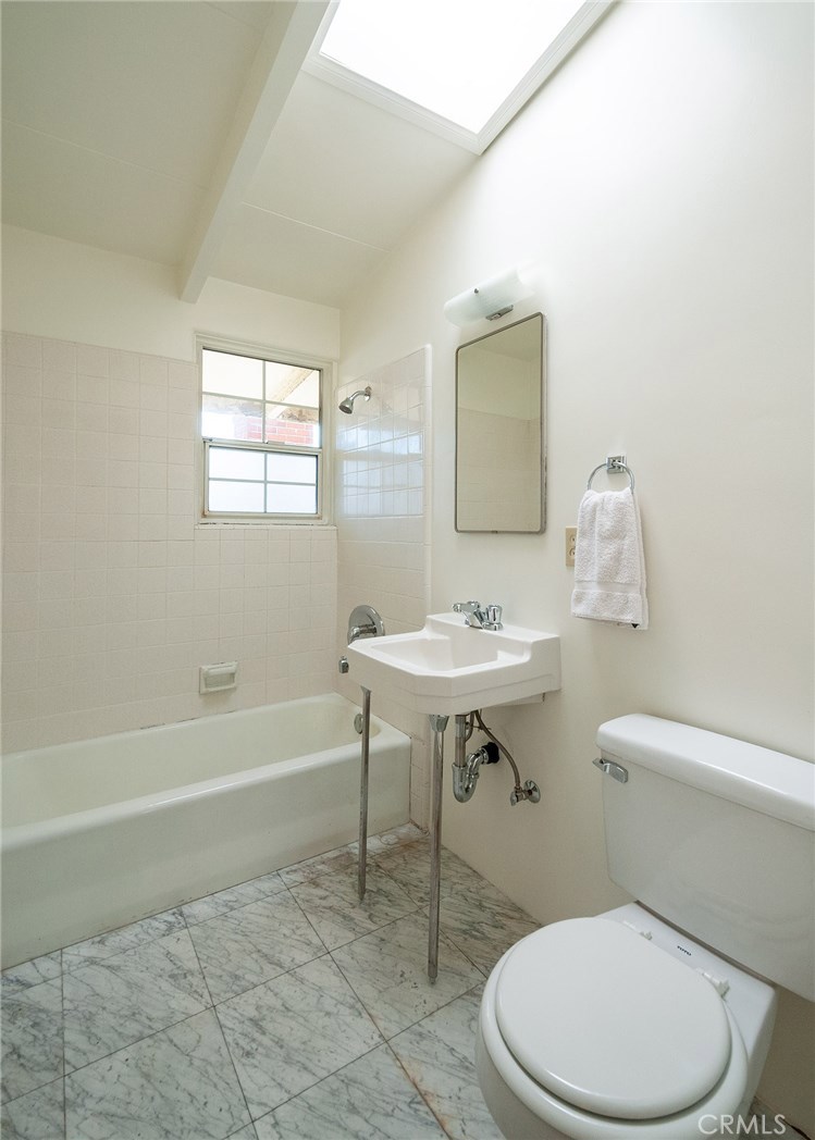 Photo for 9743 PALI Avenue, Tujunga, CA 91042 - Listing #SR-19267232 9743 PALI Avenue, Tujunga, CA 91042