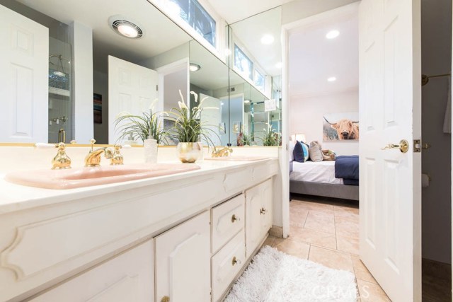 4 Bed Home for Sale in Encino, California