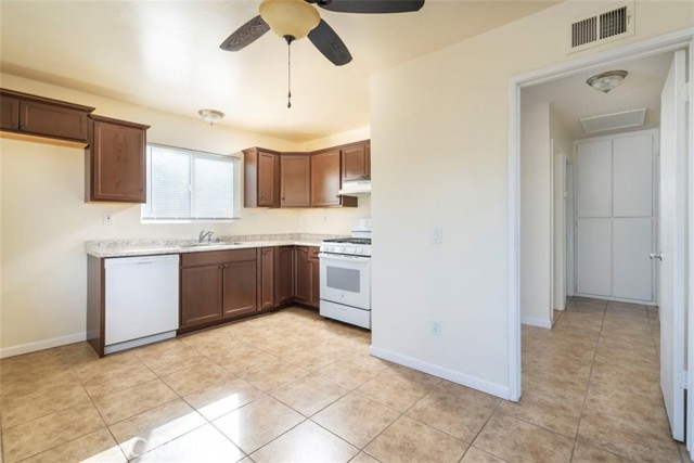 2 Bed Home for Sale in Canyon Country, California