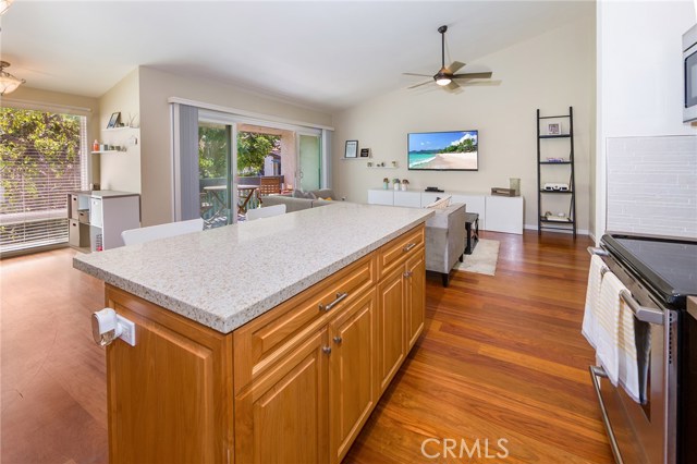 818 Camino Real, Redondo Beach, California 90277, 2 Bedrooms Bedrooms, ,2 BathroomsBathrooms,Residential,Sold,Camino Real,SR20198700
