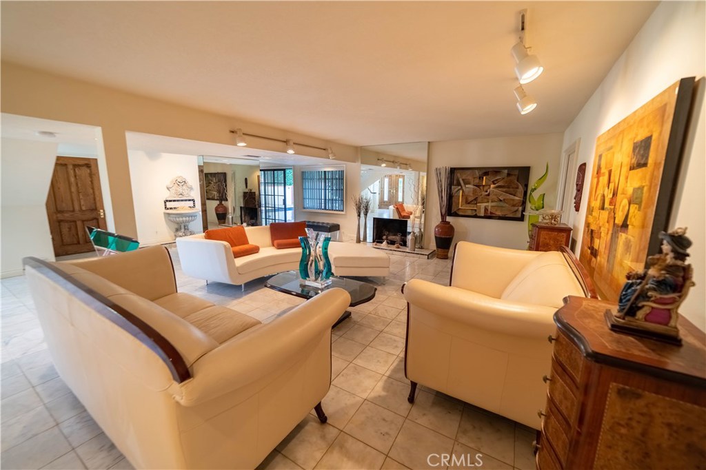 Photo for 1479 BELLEAU Road, Glendale, CA 91206 - Listing #SR-19152606 1479 BELLEAU Road, Glendale, CA 91206