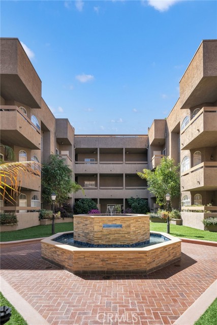 2 Bed Home for Sale in Sherman Oaks, California