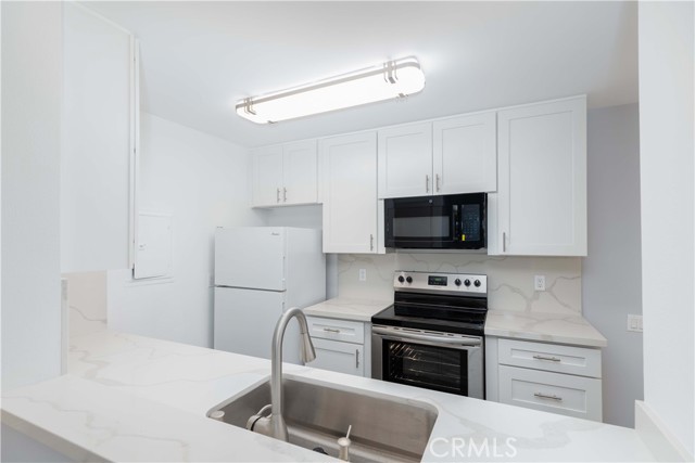2 Bed Home for Sale in Encino, California