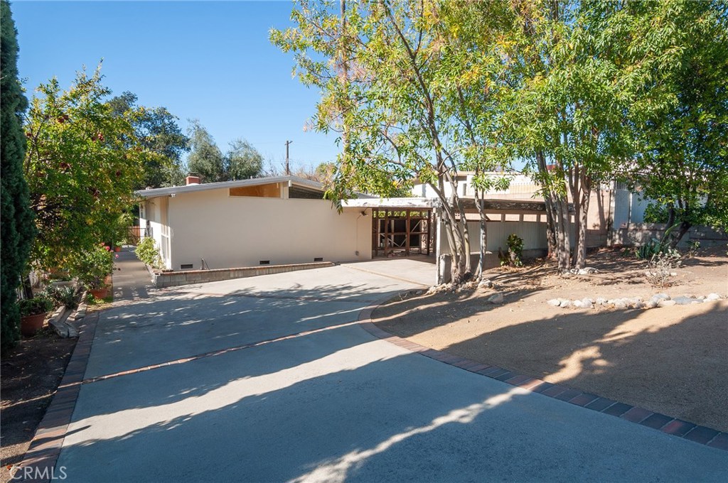 Photo for 9743 PALI Avenue, Tujunga, CA 91042 - Listing #SR-19267232 9743 PALI Avenue, Tujunga, CA 91042
