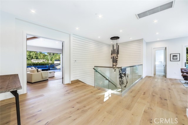 5 Bed Home for Sale in Encino, California