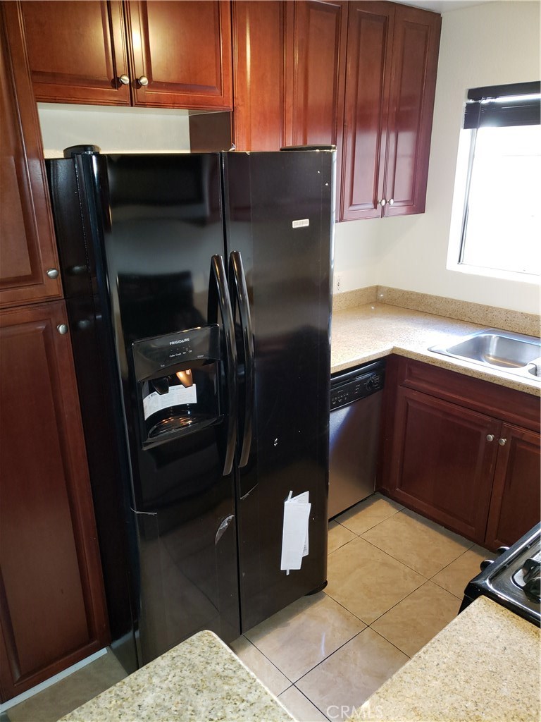 Photo for 5525 Canoga Avenue, 219, Woodland Hills, CA 91367 - Listing #SR-19278251 5525 Canoga Avenue, 219, Woodland Hills, CA 91367