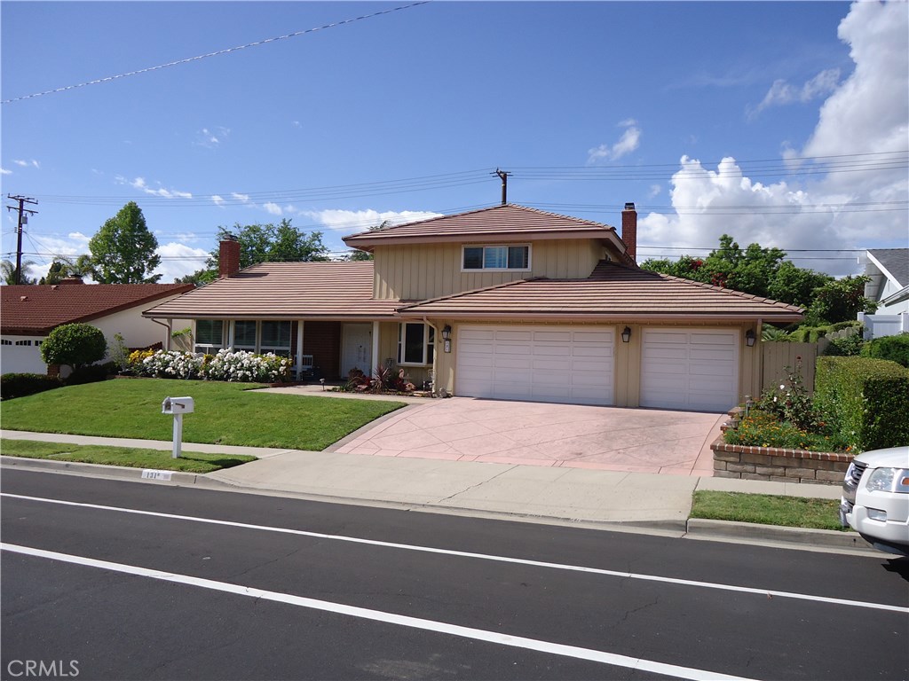 Photo of 131 WEST AVENIDA DE LAS FLORES, Thousand Oaks, CA 91360