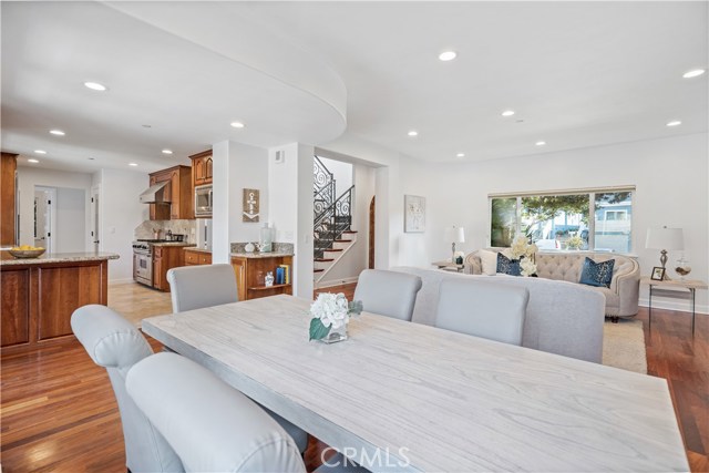 817 Garnet Street, Redondo Beach, California 90277, 3 Bedrooms Bedrooms, ,3 BathroomsBathrooms,Residential,Sold,Garnet,SR20234733