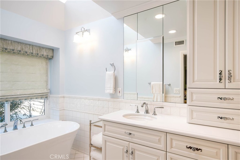 Photo for 23727 Fitzgerald Street, West Hills, CA 91304 - Listing #SR-19270517 23727 Fitzgerald Street, West Hills, CA 91304