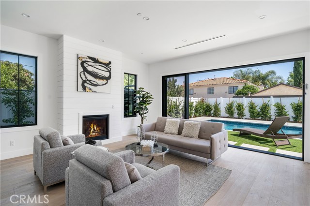 5 Bed Home for Sale in Encino, California