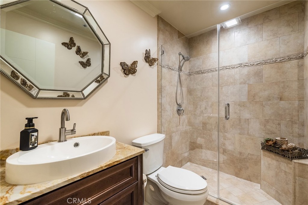 Photo for 1020 DAVIS Avenue, 105, Glendale, CA 91201 - Listing #SR-19270214 1020 DAVIS Avenue, 105, Glendale, CA 91201