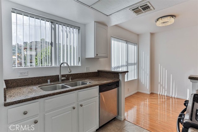 2 Bed Home for Sale in Studio City, California