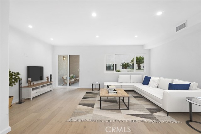 1 Bed Home for Sale in Sherman Oaks, California
