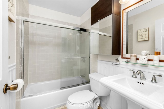 2 Bed Home for Sale in Van Nuys, California