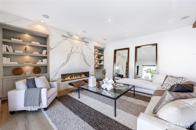 5 Bed Home for Sale in Encino, California