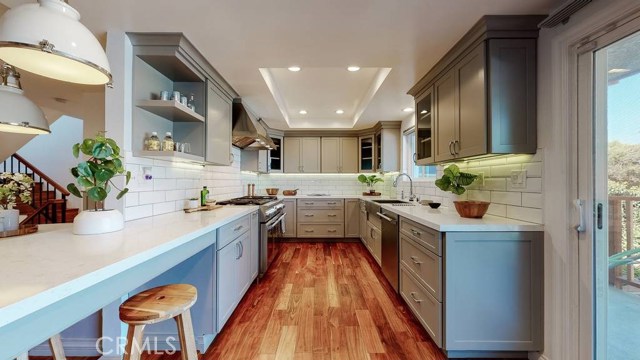 1427 12th Street, Manhattan Beach, California 90266, 2 Bedrooms Bedrooms, ,3 BathroomsBathrooms,Residential,Sold,12th,SR20201962