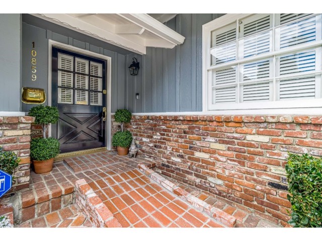 3 Bed Home for Sale in Granada Hills, California