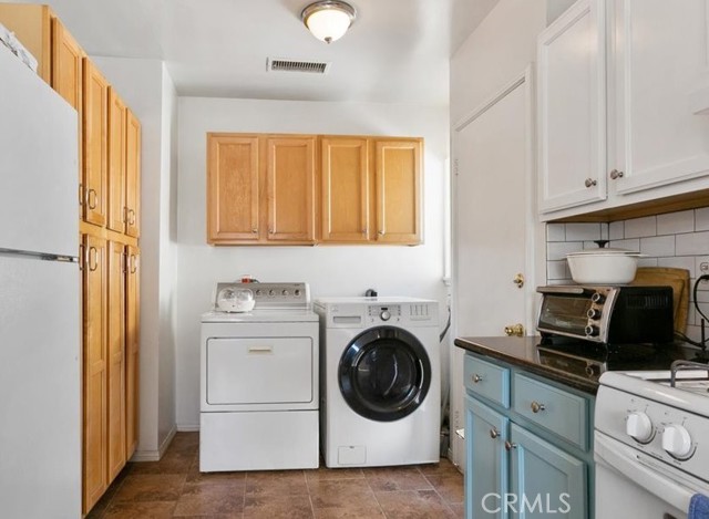 2 Bed Home for Sale in Van Nuys, California