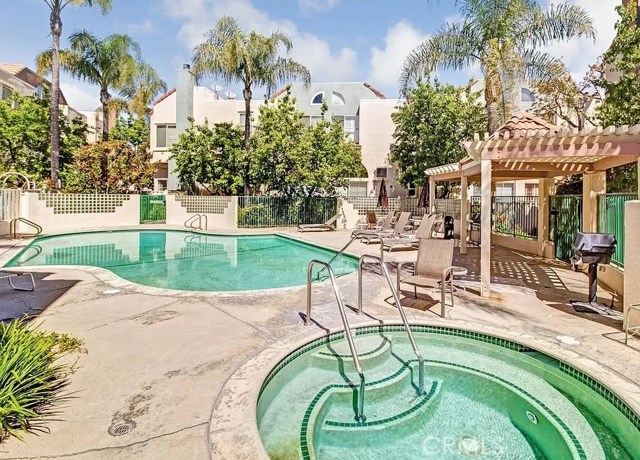 2 Bed Home for Sale in Sherman Oaks, California