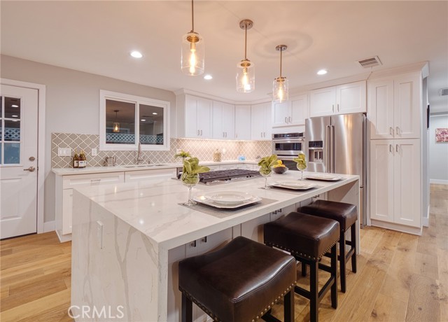 4 Bed Home for Sale in Los Angeles, California