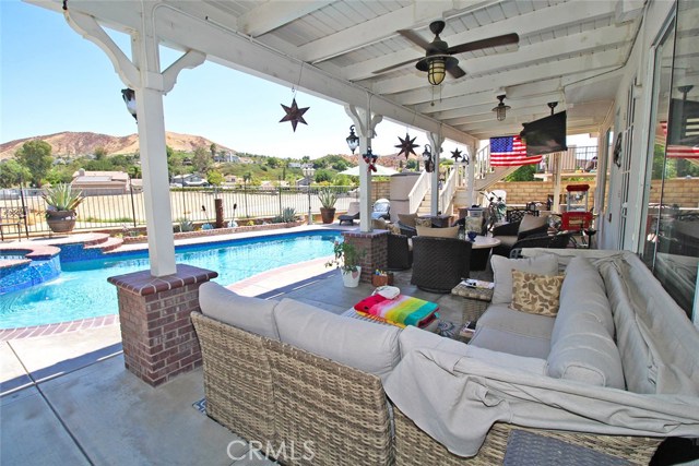 4 Bed Home for Sale in Saugus, California