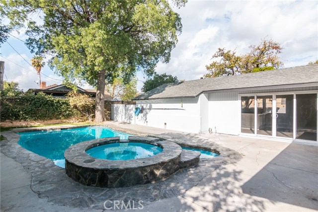 4 Bed Home for Sale in Van Nuys, California