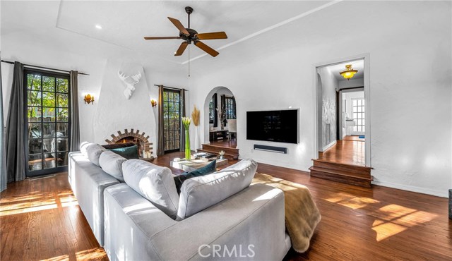 2 Bed Home for Sale in Toluca Lake, California