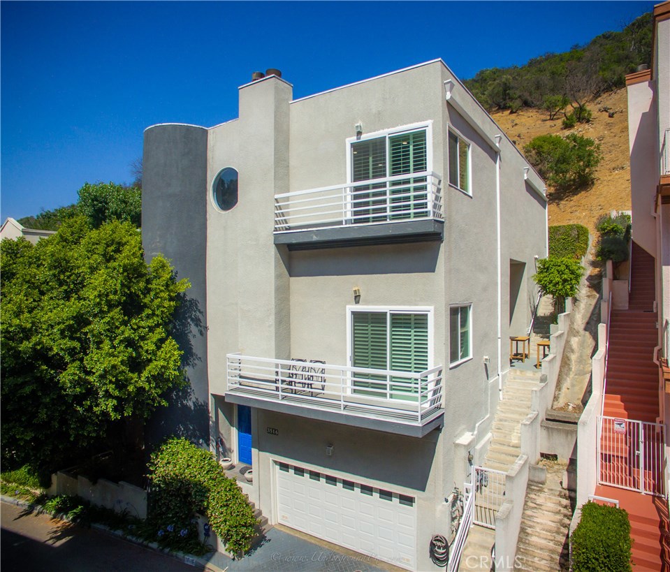 Photo of 3516 DIXIE CANYON Place, Sherman Oaks, CA 91423