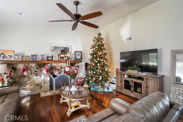 3 Bed Home for Sale in Newhall, California