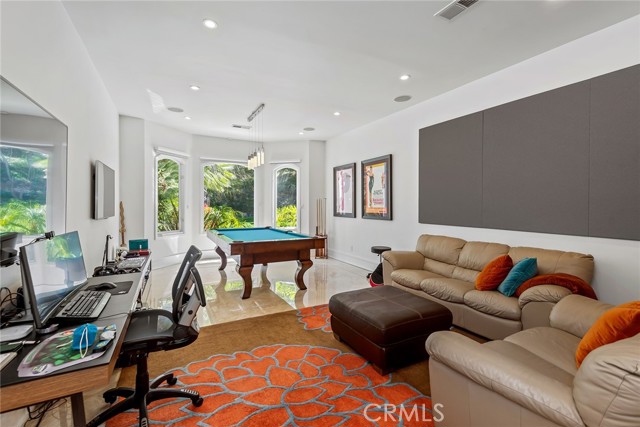 6 Bed Home for Sale in Calabasas, California