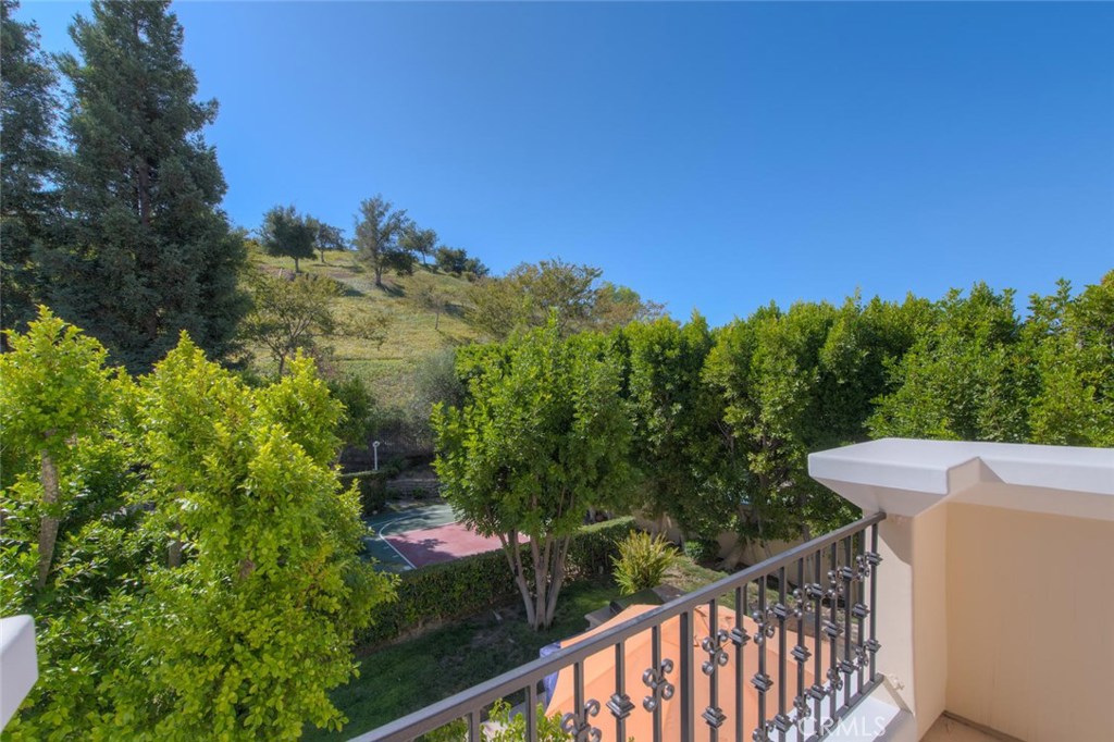 Photo for 3743 Winford Drive, Tarzana, CA 91356 - Listing #SR-19247958 3743 Winford Drive, Tarzana, CA 91356