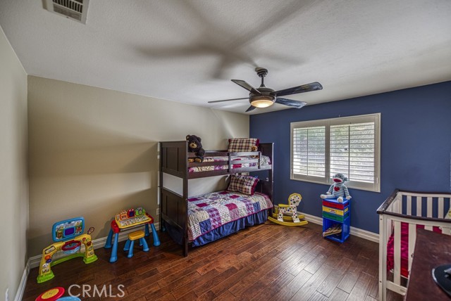 5 Bed Home for Sale in Saugus, California