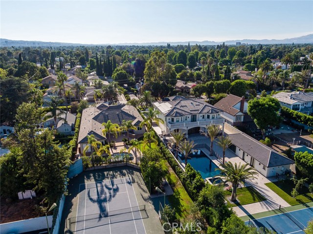 6 Bed Home for Sale in Sherman Oaks, California