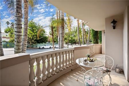2 Bed Home for Sale in Studio City, California